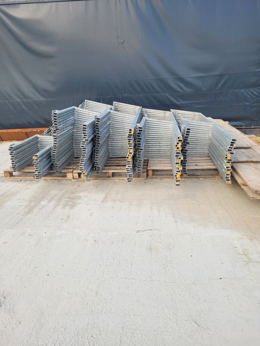 Podpory do ścian z pustaków IZODOM 2000 ocynkowane + gratis