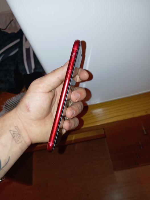 iPhone XR red  64 vendo por não utilizar