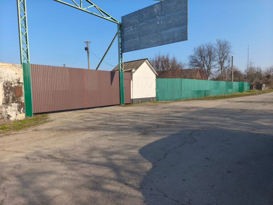 Продам промислову базу ферму