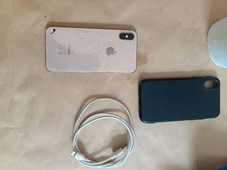 Продам iPhone версия.ios