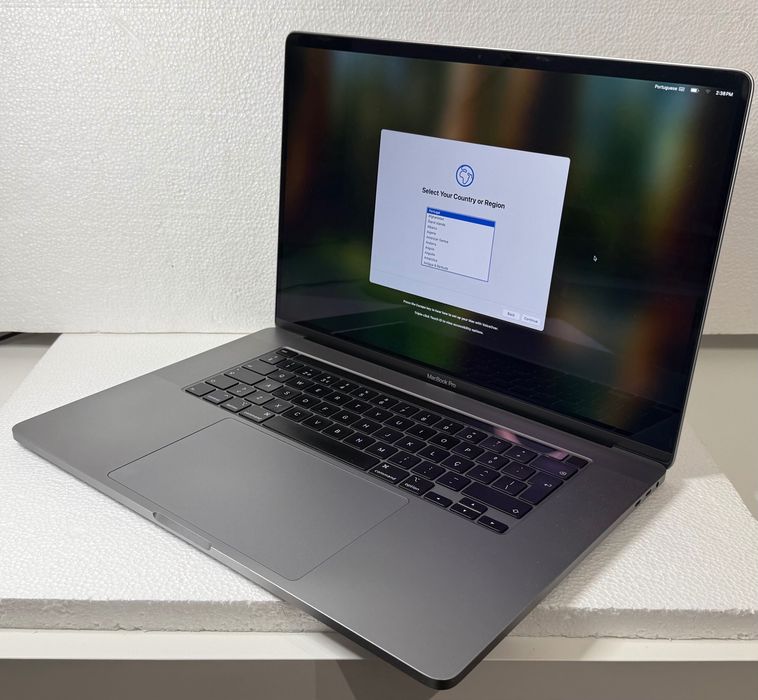 MacBook Pro 16” 2019 - i7 | 16GB | 500GB | COMO NOVO