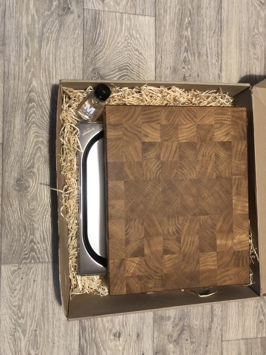 Доска з дуба і гастроємністю і масло для догляду за нею