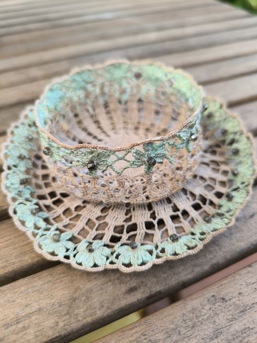 Cestinho antigo em renda