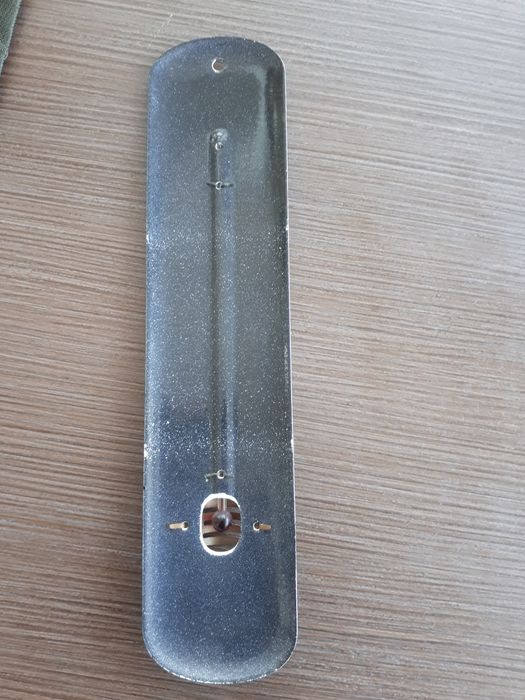 Chapa esmaltada antiga com termômetro