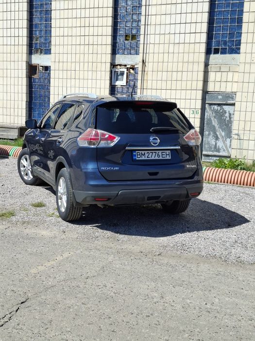 Машина Nissan Rogg