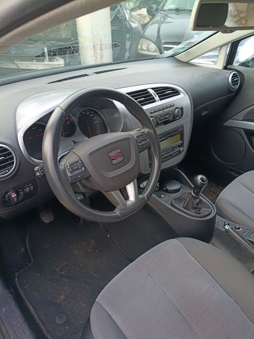 Leon 2011 rok deska airbag.