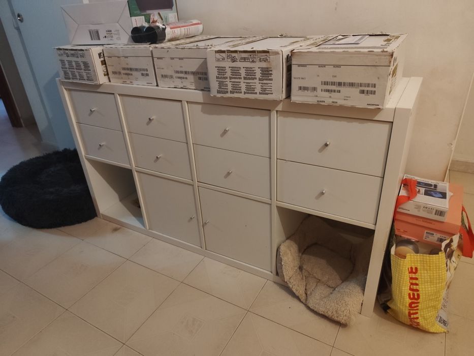 Móvel Kallax IKEA com gavetas
