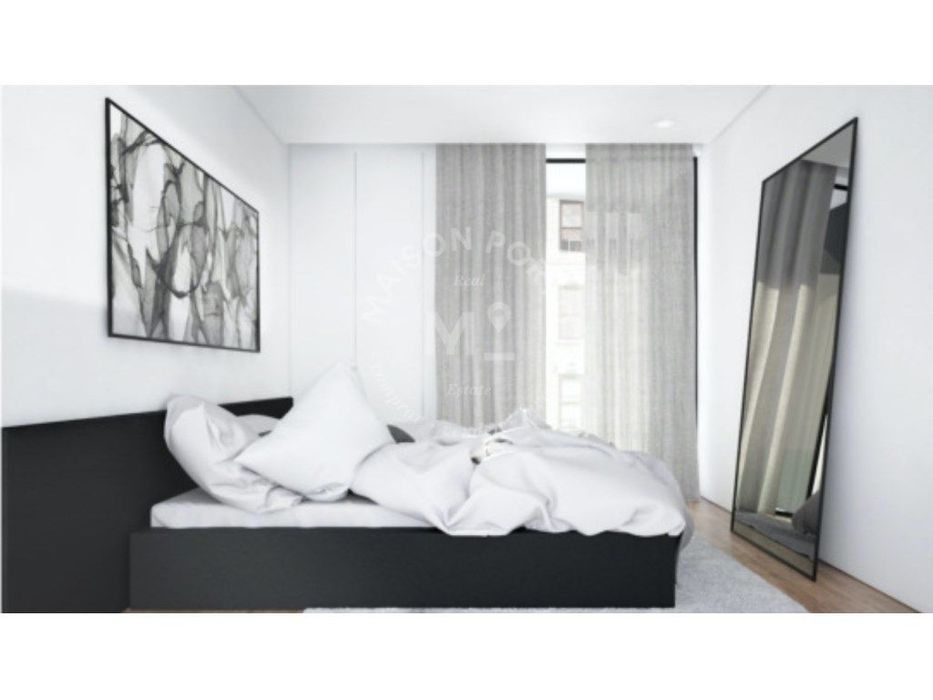 Apartamento T2 com Varanda e 2 Lugares de Garagem, no centro da Cid...