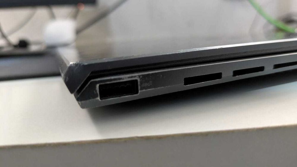 Asus Zenbook 14X OLED (sem caixa)