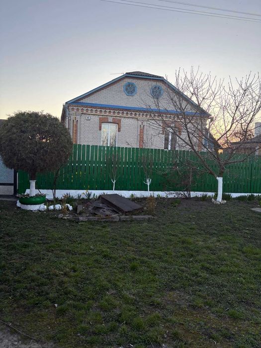 Продам добротний  будинок