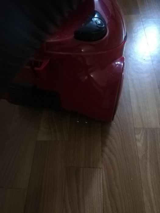 Пылесос " Saturn" - пылепоглощатель.