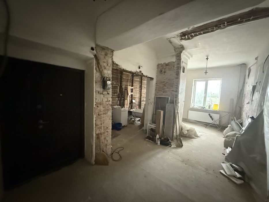 Продам трикімнатну квартиру