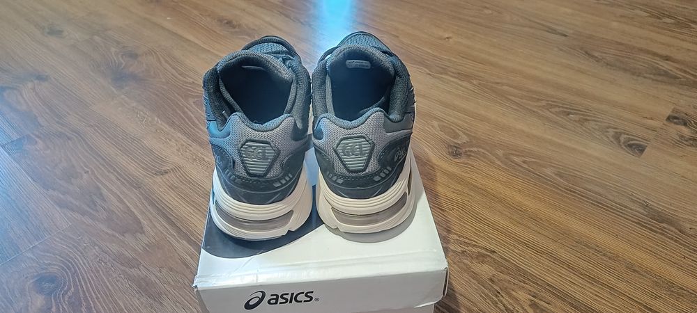 Взуття "Asics Gel-1090"