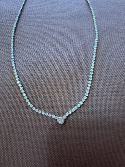 Colar em aço com zirconias