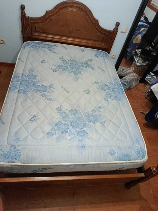 Cama com colchão