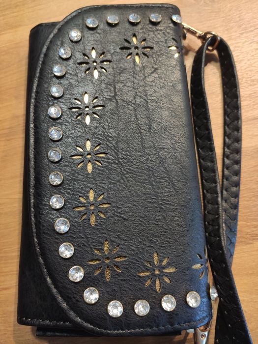Portfel z cyrkoniami i odpinanym paskiem