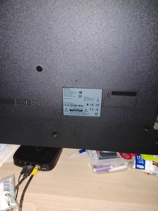 Televisão Samsung de 2022 em MUITO BOM ESTADO!