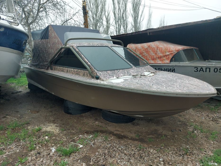 Катер прогулочный