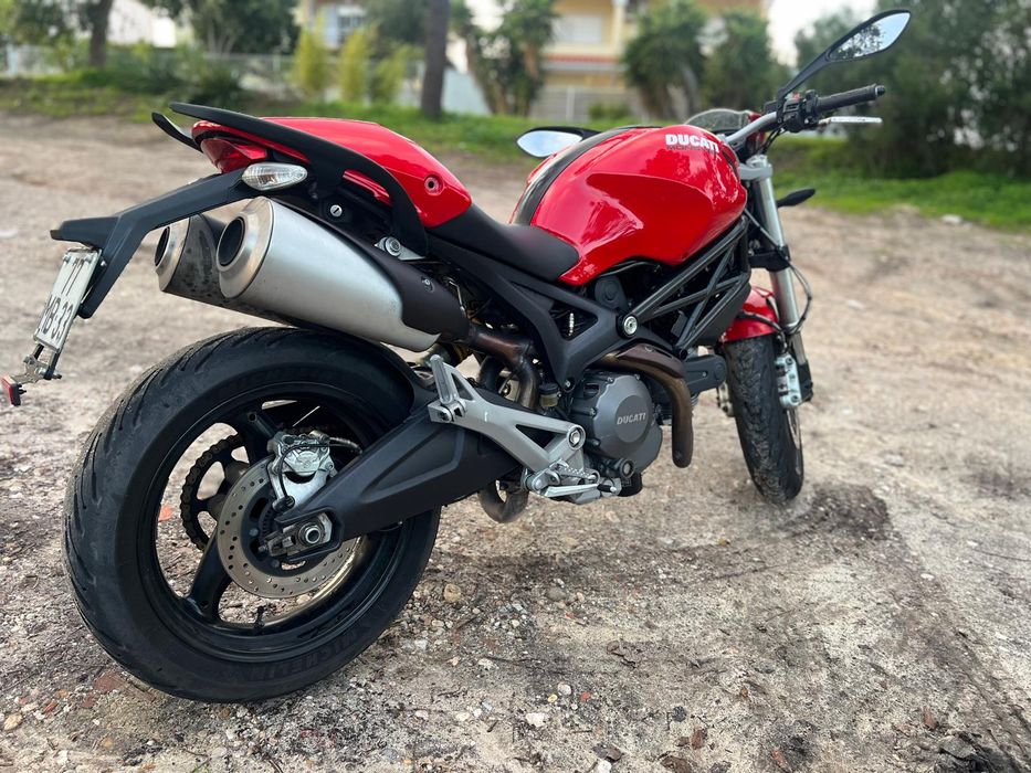 Ducati monster 696