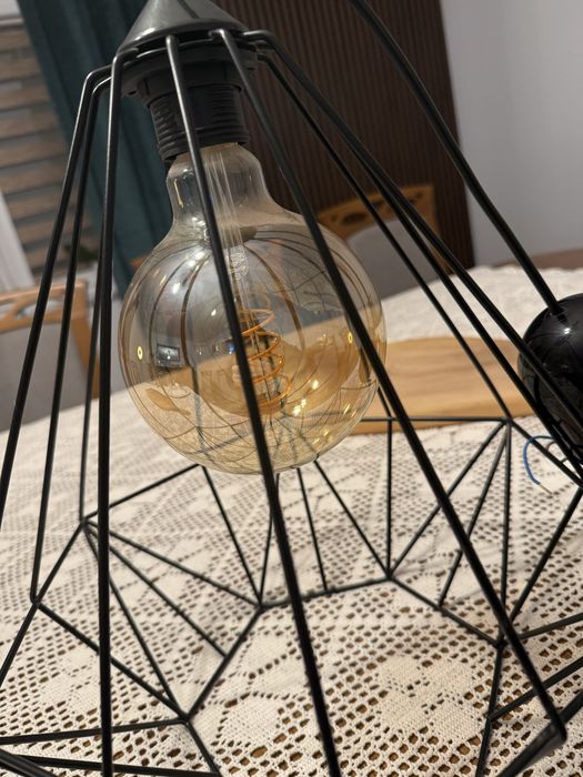 Lampa sufitowa z żarówką