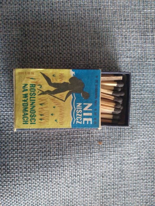 Stare nieużywane pudełko z zapałkami