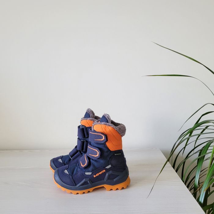 Чобітки зимові Оригінал Lowa рр.25