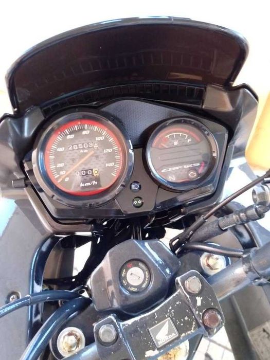 Honda 125 CBF em muito bom estado