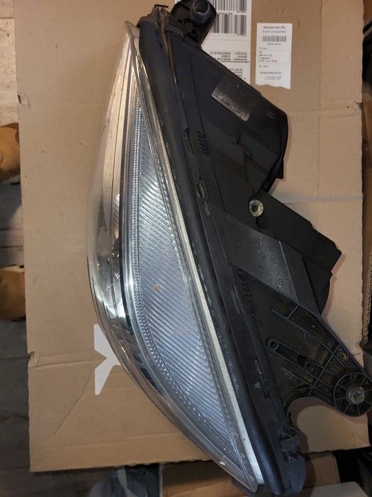 W204 Przedlift Ksenon ze spryskami komplet P+L