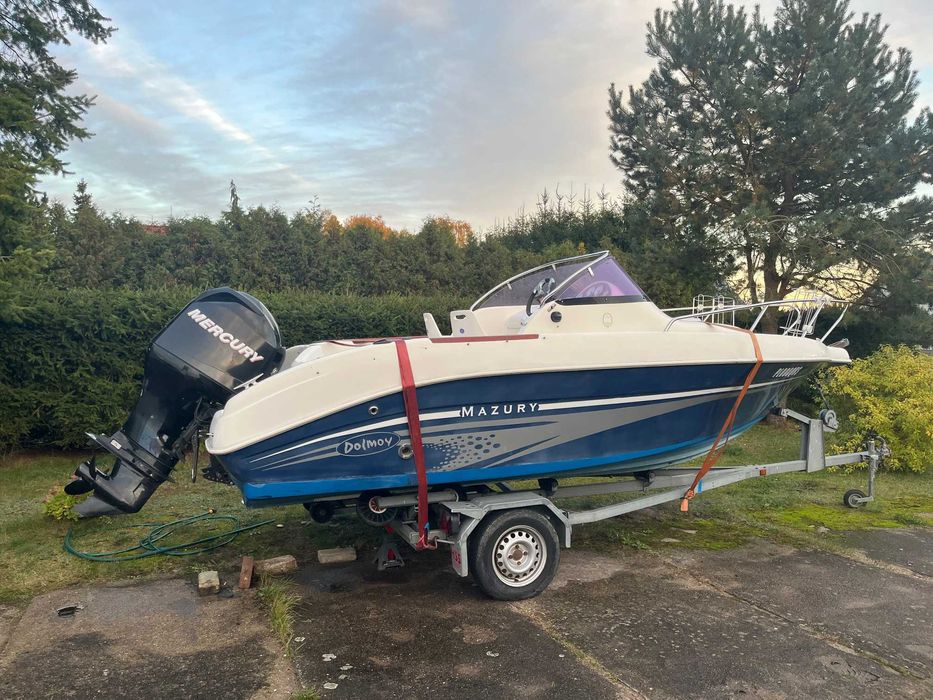 Kabinowa łódź motorowa Mazury 550 WA, silnik mercury 115 KM