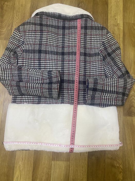 Укорочене пальто з елементами штучного хутра від бренду VOVK