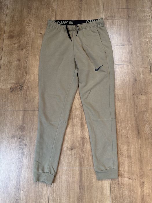 spodnie Nike s beżowe spodnie dresowe Nike s