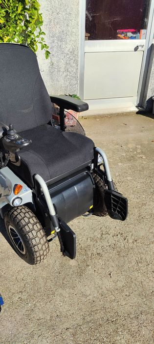 Cadeira de rodas elétrica