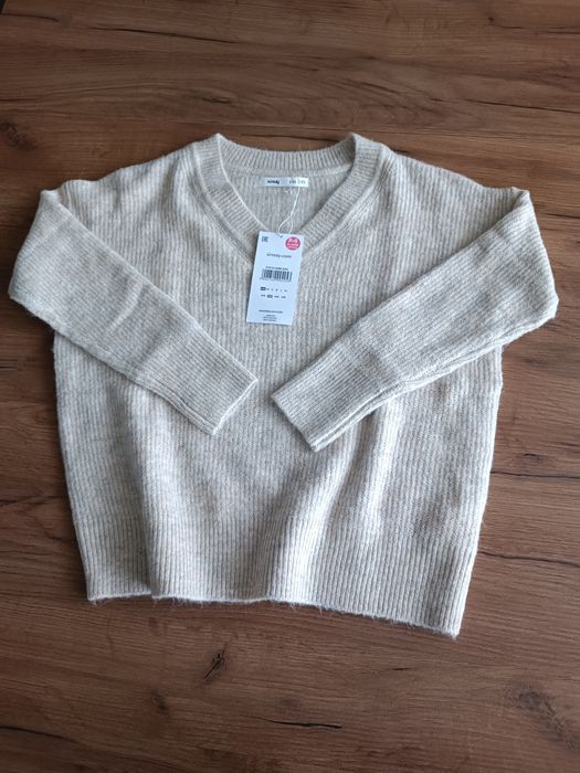 Sweter beżowy Sinsay