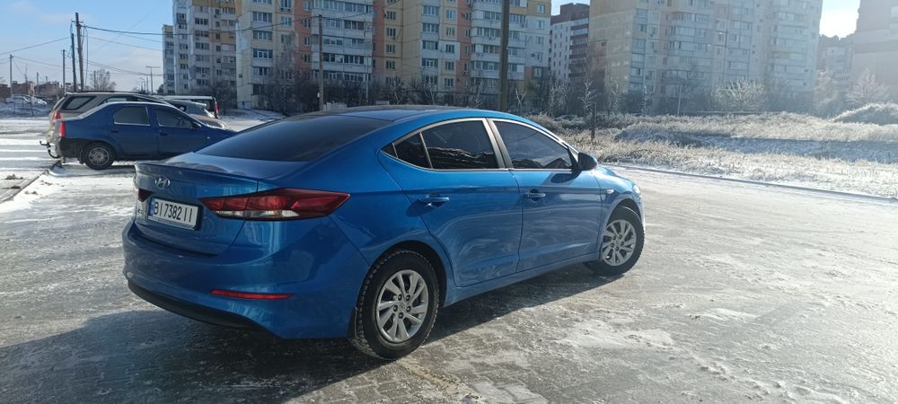 Hyundai elantra  1.6 газ бенз