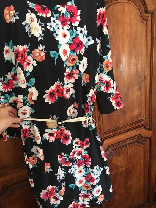 Vestido florido tamanho L