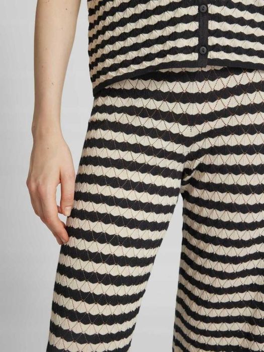 Dzianinowe spodnie Jake`s L