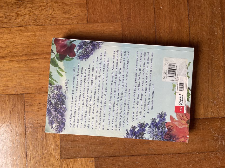Livro: Máscaras ao Luar de June Deveraux