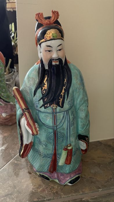 Deuses chineses em porcelana