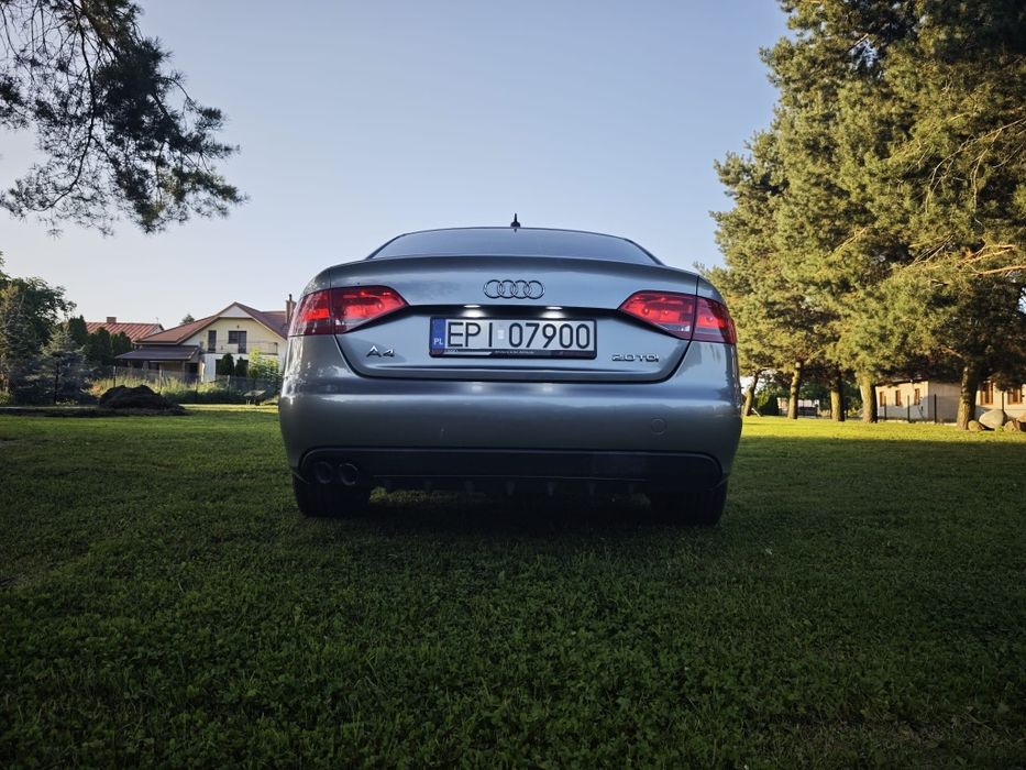 Audi A4 B8 2.0 TDI 143 KM S line | Bi-Xenon + LED | manual | 6-biegów | 2 kluczyki