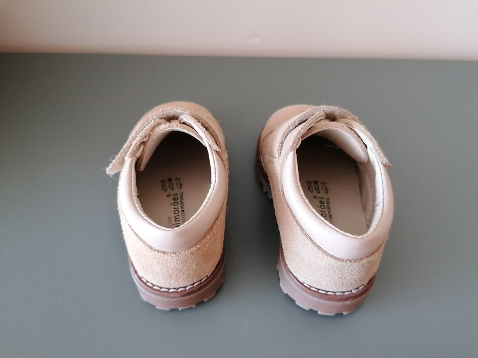 Sapatos bebé novos