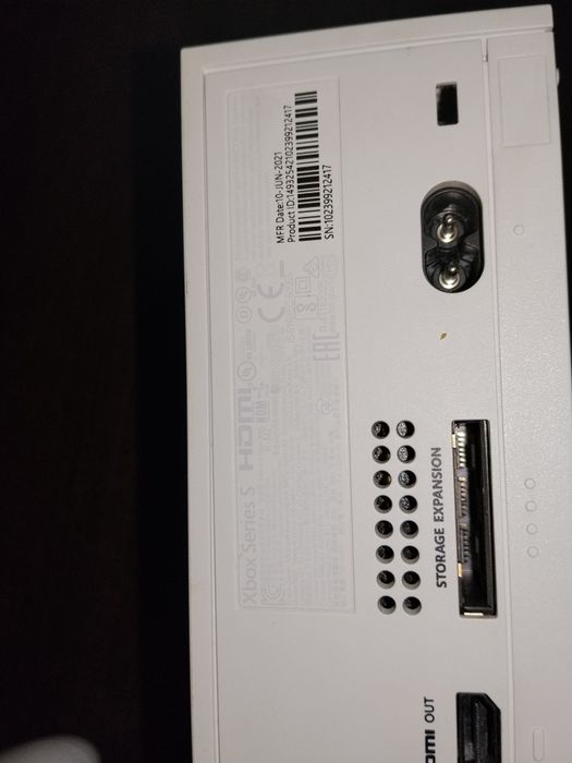 Xbox Series S + 2 pady + pełne okablowanie i oryginalne pudełko