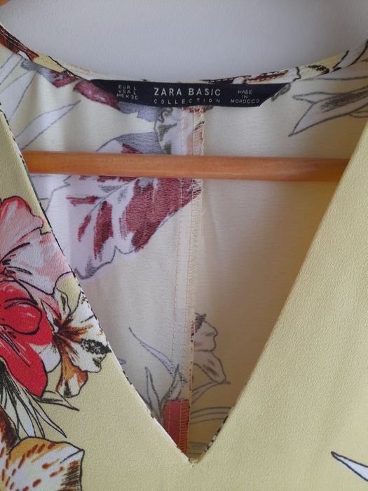 Vestido floral Zara