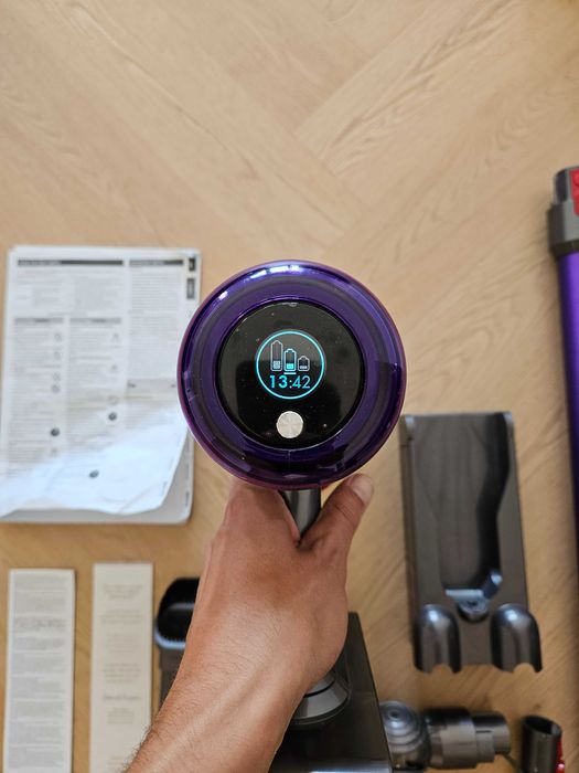 Dyson V11 Advanced – Aspirador Vertical Sem Fios (Completo + Acessórios)