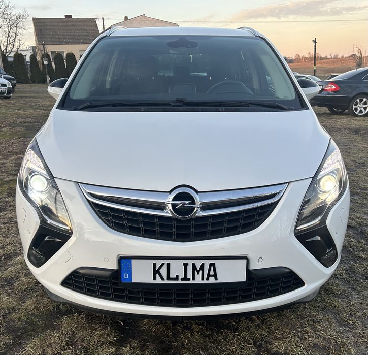 Opel Zafira C  1,4 Turbo Rok 2016