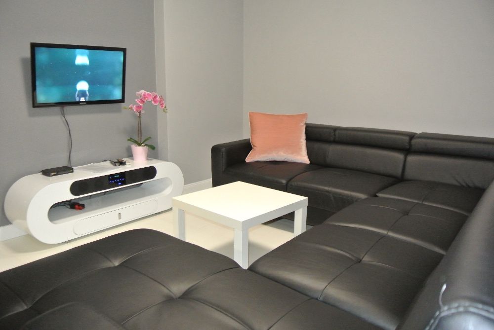 2 sypialnie + salon z aneksem . na doby