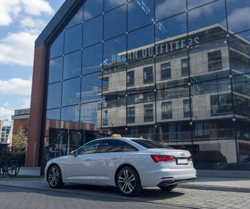 Praca taxi Audi Q6 Работа в такси