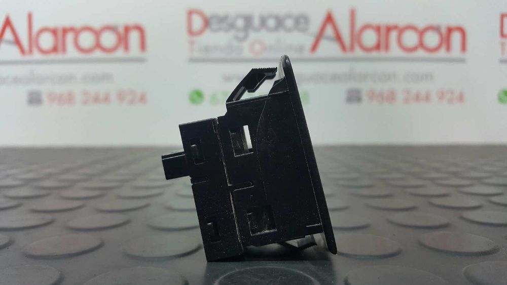 COMANDO DO ELEVADOR TRASEIRO DIREITO BMW SERIE 1 LIM. (F20) 116D