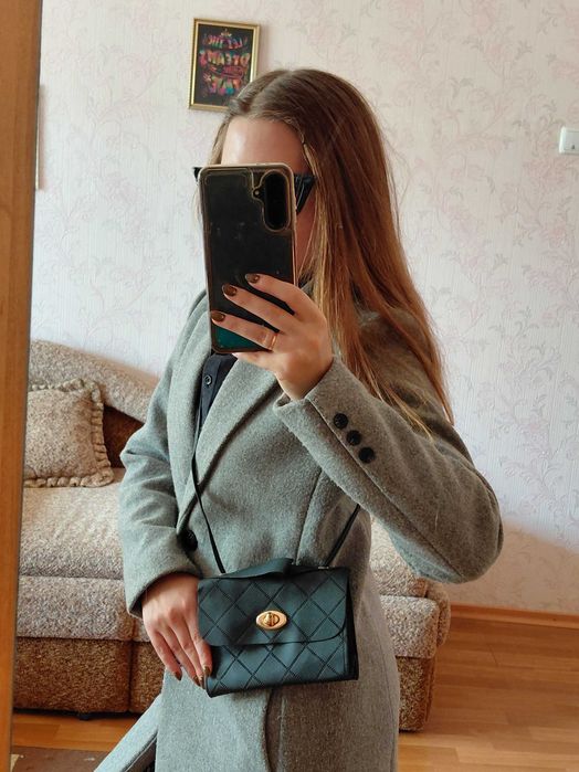 Маленька жіноча сумочка через плече