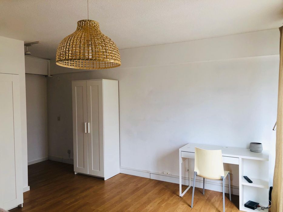 Quarto de solteiro ou casal em alfragide 575€