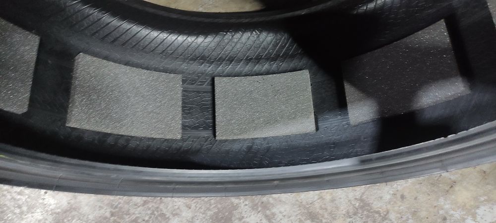 Pneus 285/40/22 e 325/35/22  Pirelli semi novos